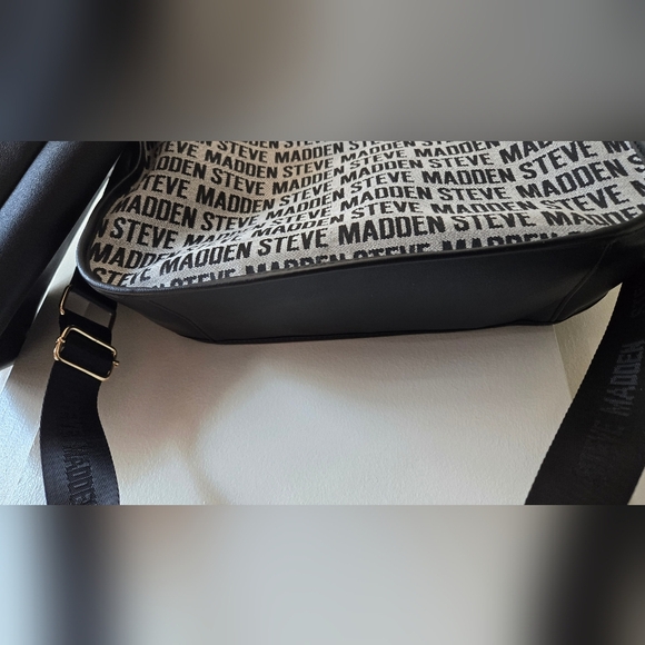 Steve Madden Black & Grey, Repeat Logo Shopper Handbag with removable Extra Bag - Picture 4 of 13